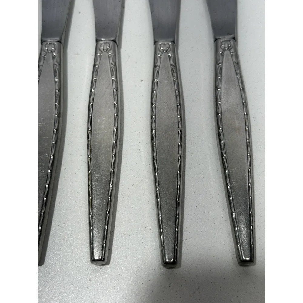 Set 8 Oneida Community Stainless Venetia Dinner Knives